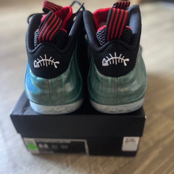 Foamposite Ones - Picture 6 of 8